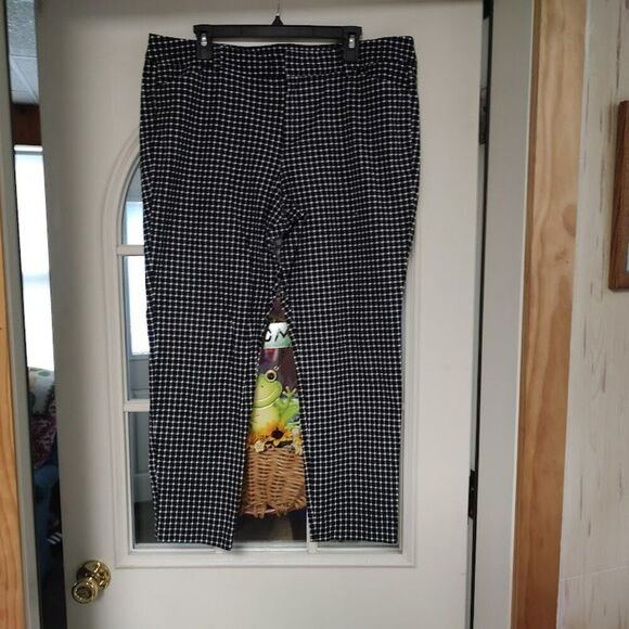 Old Navy Black Checked Pixie Ankle Pants Size Women's 16 Worn 1 Time - Picture 1 of 3